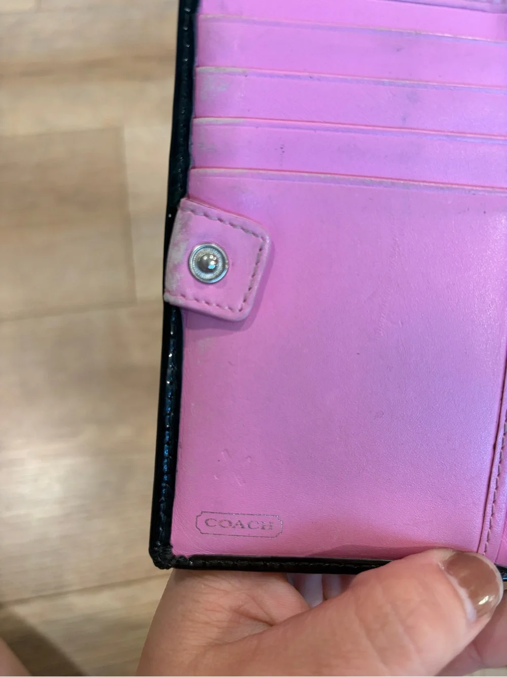 Coach Black Leather Trifold Wallet Pink Interior Snap Closure Y2K